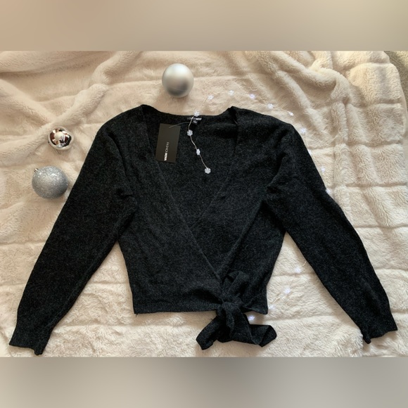 Fashion Nova ballet sweater - Picture 1 of 2
